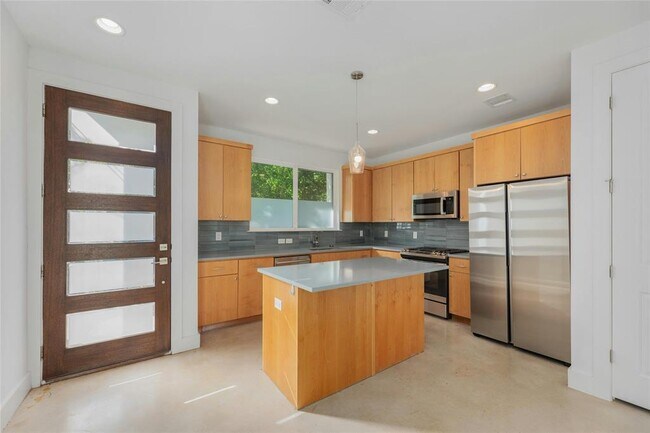 Foto del edificio - 1114 Walton Ln