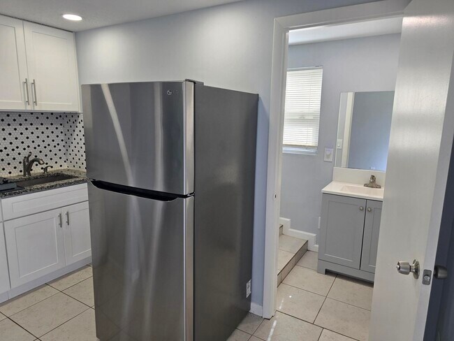 Foto del edificio - 513 Greynolds Cir