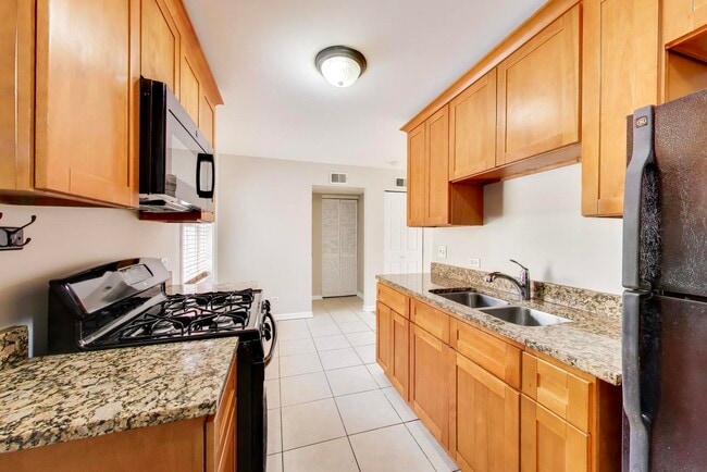 Foto del edificio - 7415 N Wolcott Ave