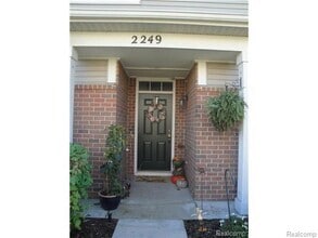 Building Photo - 2249 Arcadia Dr