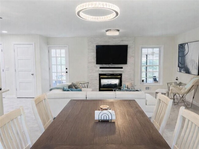 Foto del edificio - 2124 Zelda Dr NE