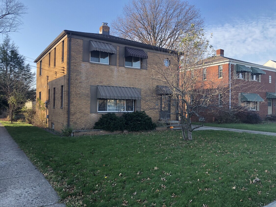 Primary Photo - 3520 W 210th St
