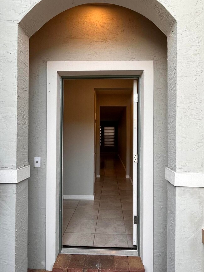 Foto del edificio - 2305 Byron St