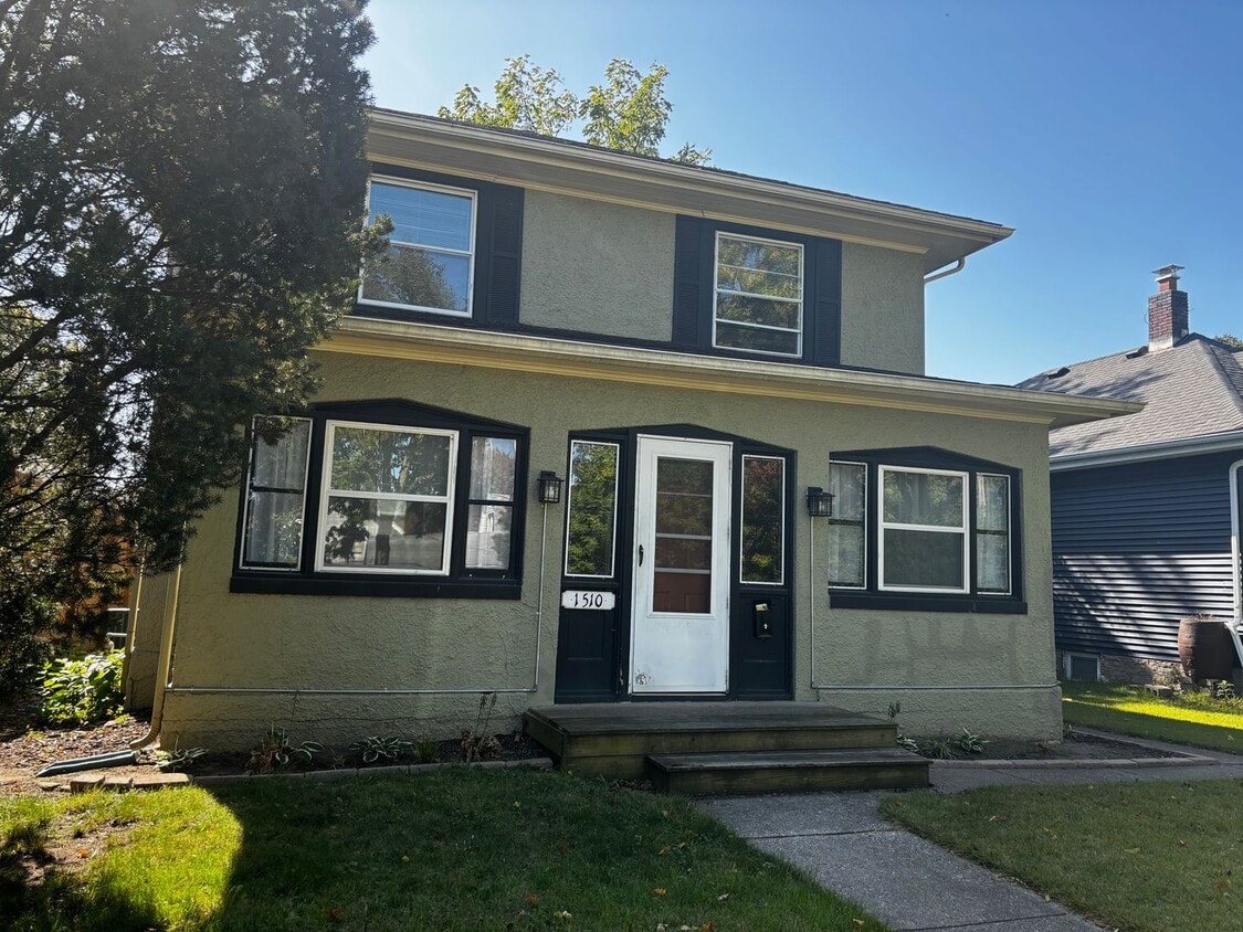 Primary Photo - Spacious Updated Home with 2-car garage by...