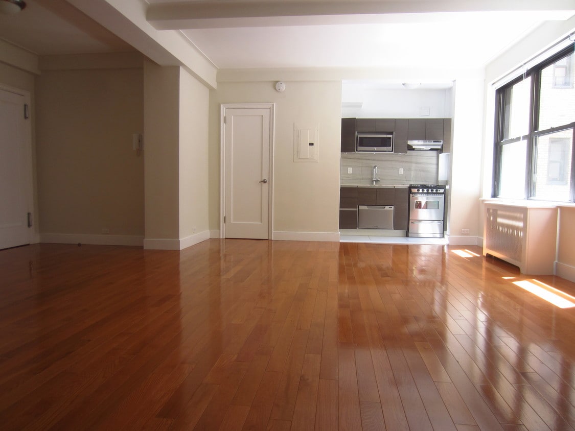 Primary Photo - 400 W 57th St