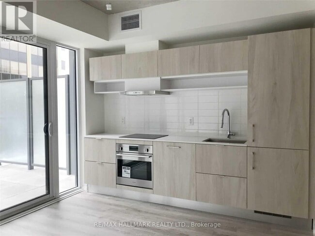 Building Photo - 5 Soudan Ave
