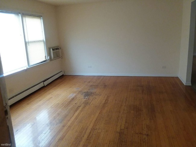 Building Photo - 441 E 107th St