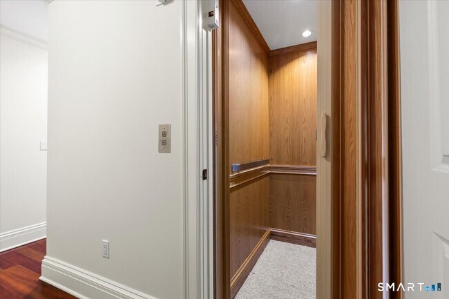 Foto del edificio - 40 Oakridge St
