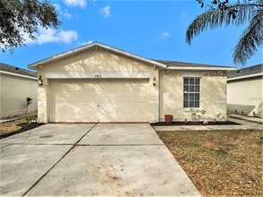 Building Photo - 7833 Carriage Pointe Dr