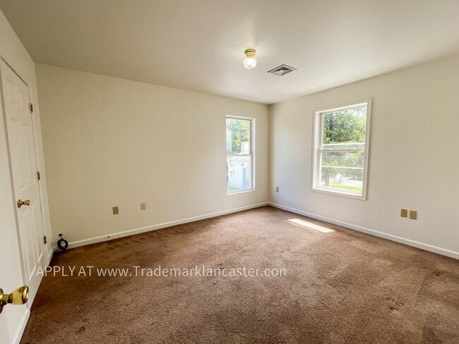 Building Photo - 4565 Horseshoe Pike