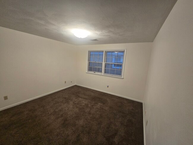 Building Photo - 735 Mellen Dr