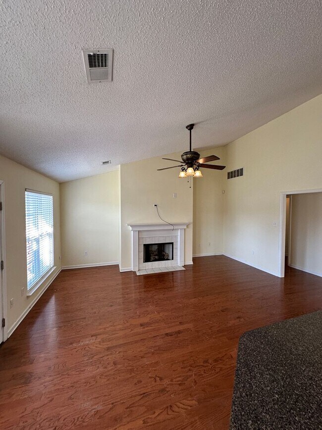 Foto del edificio - Southaven near Snowden Grove - 3 Bedrooms, 2 1/2 baths