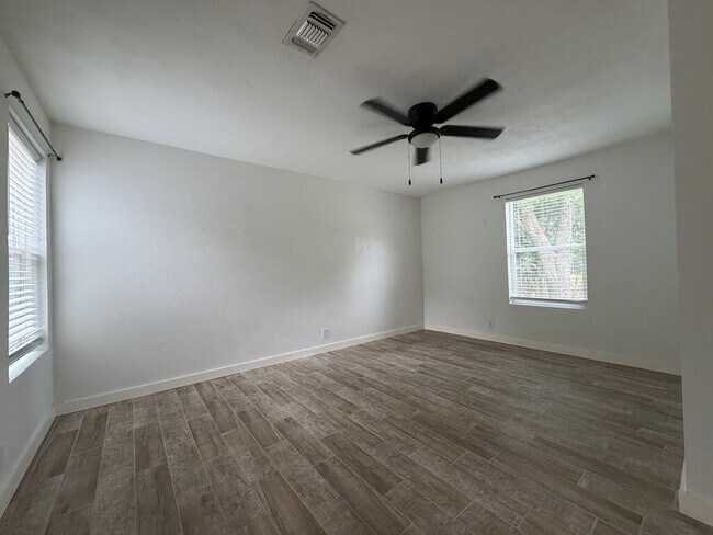 Foto del edificio - 804 Clay St