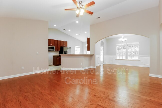 Foto del edificio - 220 Maywood Drive