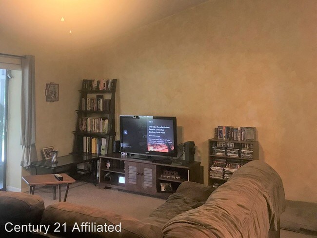 Building Photo - 3 br, 2 bath House - 1716 Fruitridge St.