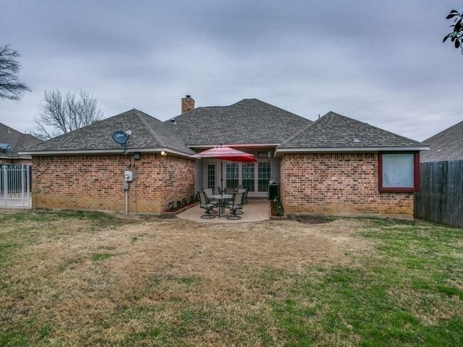 Building Photo - 6705 Rolling Hills