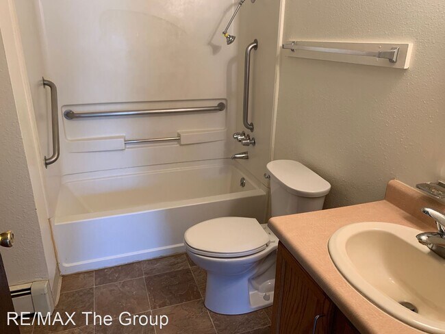 Building Photo - 2 br, 1 bath House - 1169 N Elma