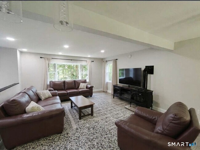 Foto del edificio - 27 Paper Mill Rd