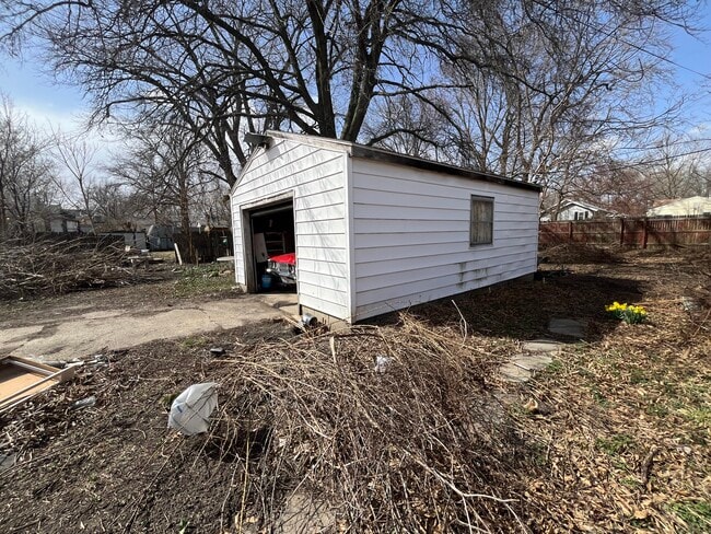 Building Photo - 1764 E Lawrence St