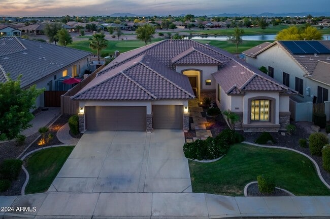 Building Photo - 4176 E Clubview Dr