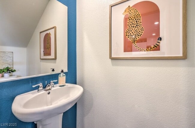 Foto del edificio - 10923 Heatherford Ave