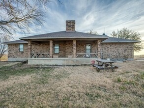 Building Photo - 4774 N Bonnie Brae St