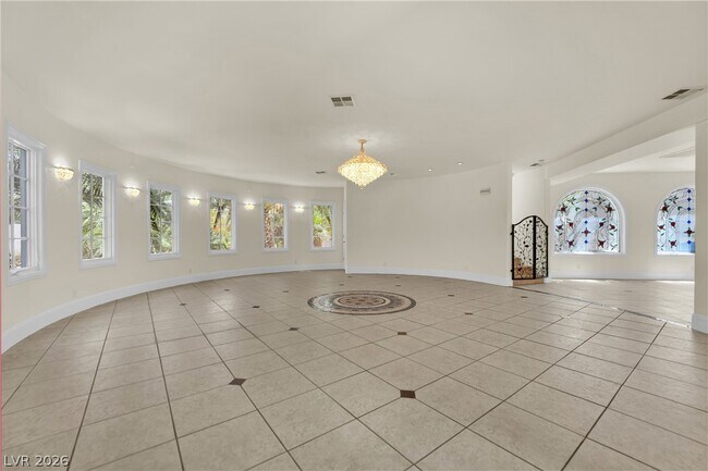 Building Photo - 1250 Shadow Ln