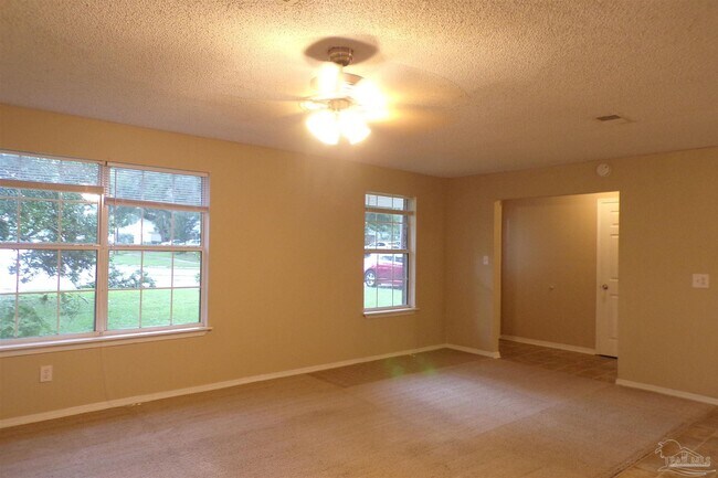 Building Photo - 3160 Palmdale Ave