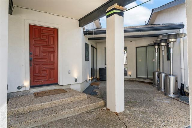 Building Photo - 16831 Thomas Chapel Dr