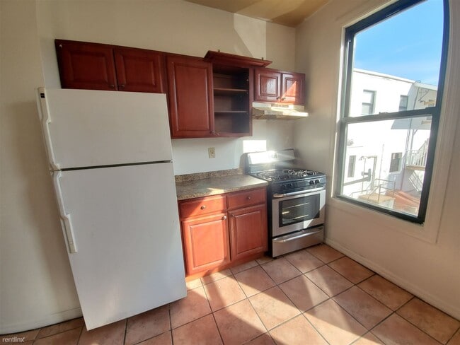 Building Photo - 2 br, 1 bath  - 618 Campbell Ave 1ST