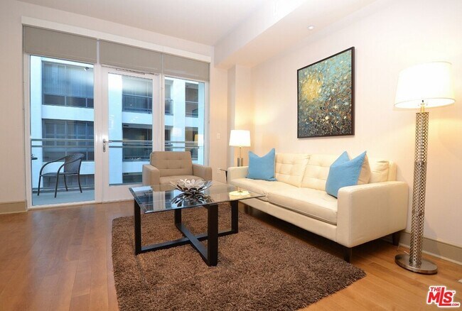 Foto del edificio - 10700 Wilshire Blvd