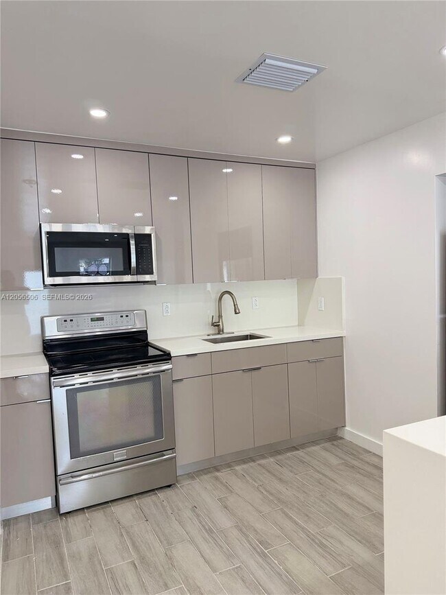 Foto del edificio - 6131 Coral Wy