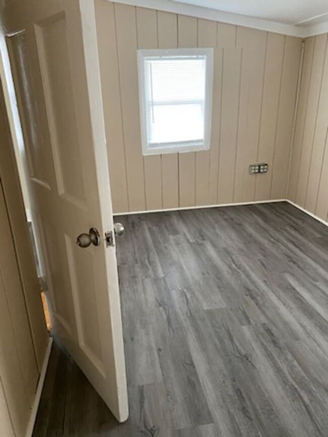 Building Photo - Two bedroom - One bath home