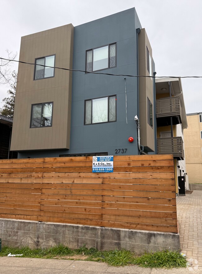 Building Photo - 2737 Durant Ave