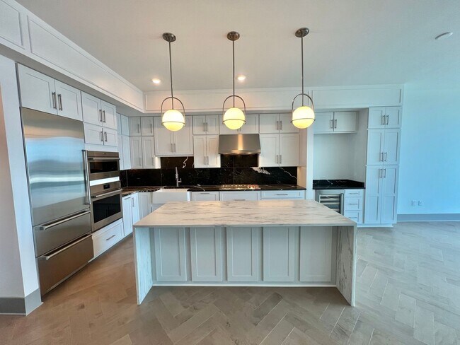 Foto del edificio - 1 Bedroom Luxury Condo w/ Exquisite Design...