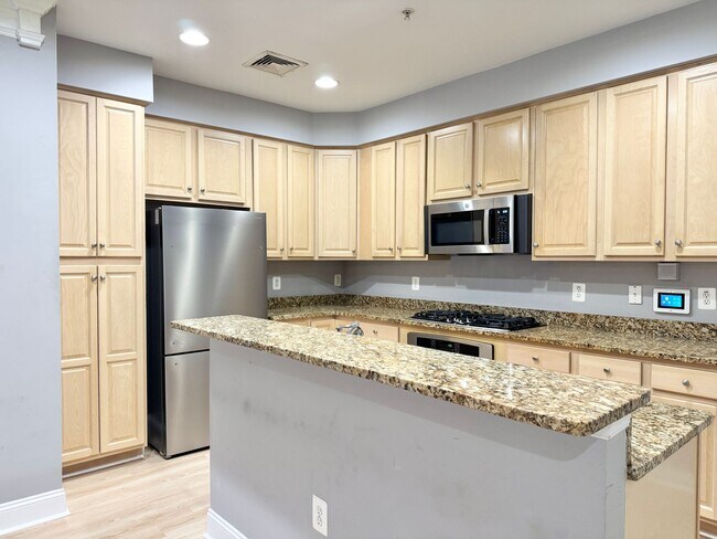 Foto del edificio - POTOMAC CLUB - TOWNHOUSE CONDO