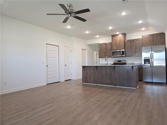 Foto del edificio - 704 W Loren Dr