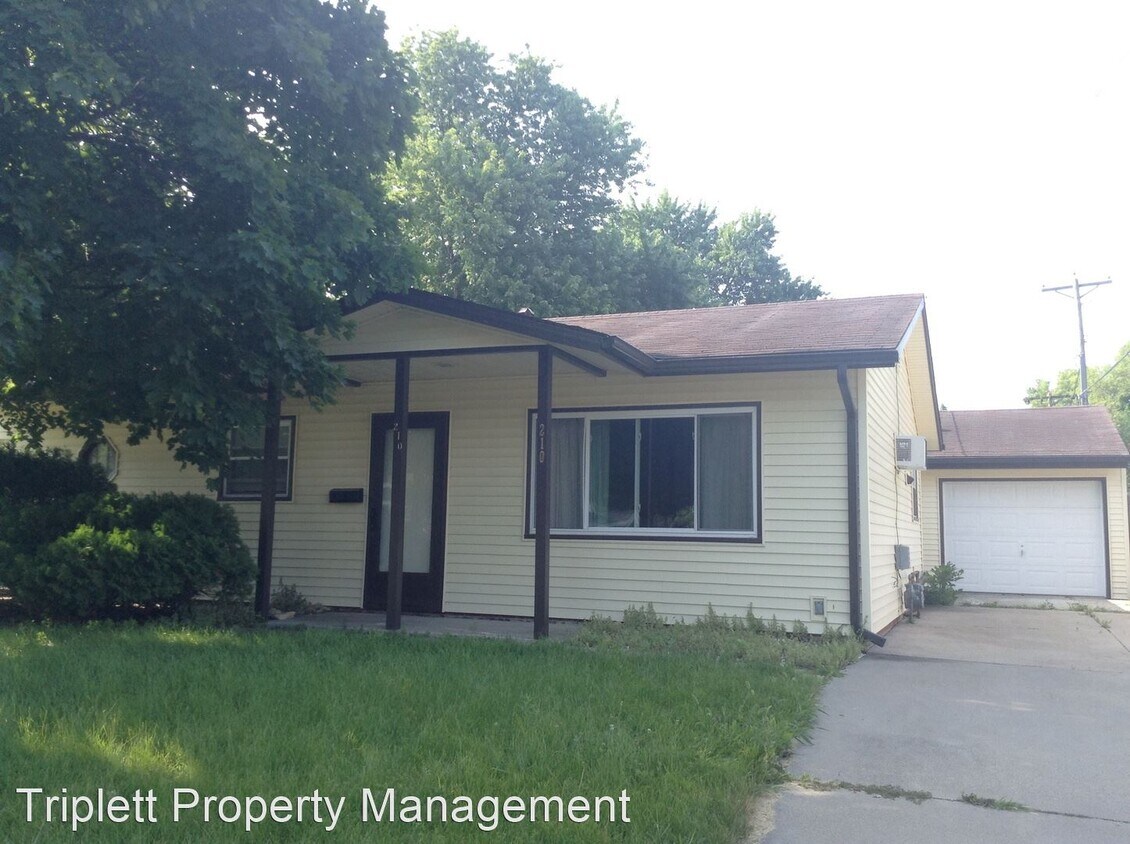 3 br, 1.5 bath House 210 17th Street House Rental in Ames, IA