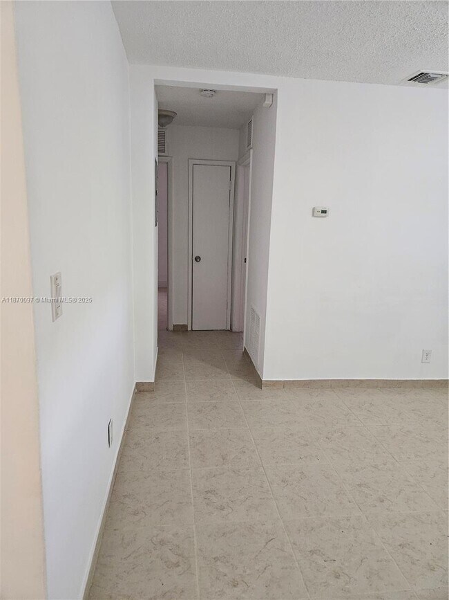 Foto del edificio - 2245 Freedom St
