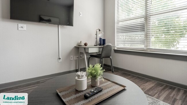 Building Photo - 1415 N Main Ave