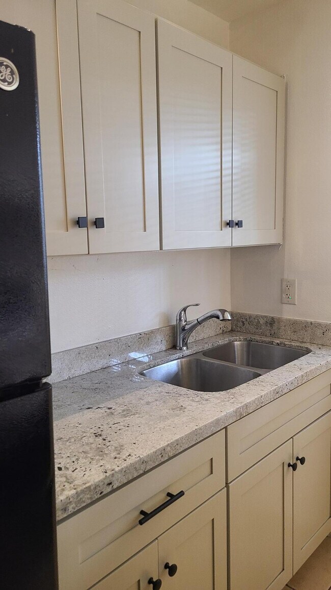 Foto del edificio - 1345 E Campbell Ave