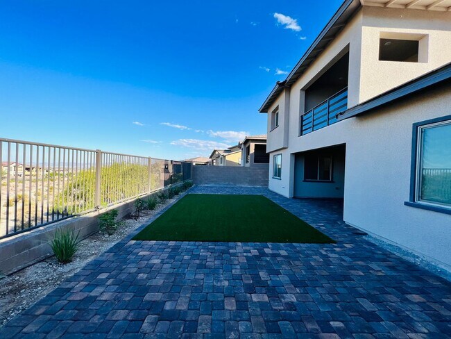 Building Photo - New Summerlin View
