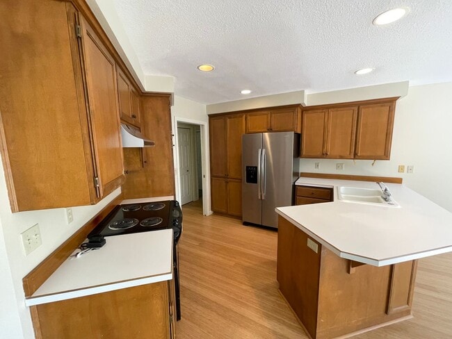 Building Photo - Fantastic 3 Bed/2 Bath Single Family Home on Blackburn St.
