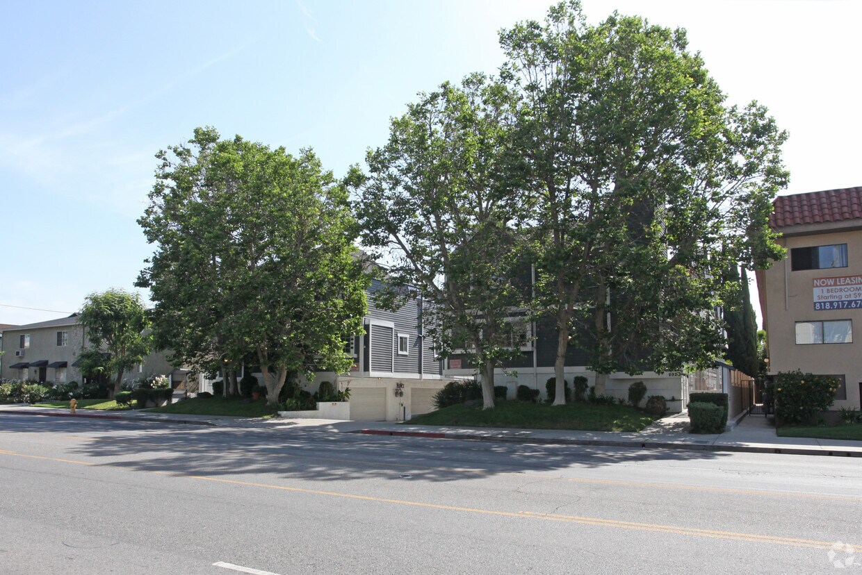 Building Photo - 6926 Kester Ave