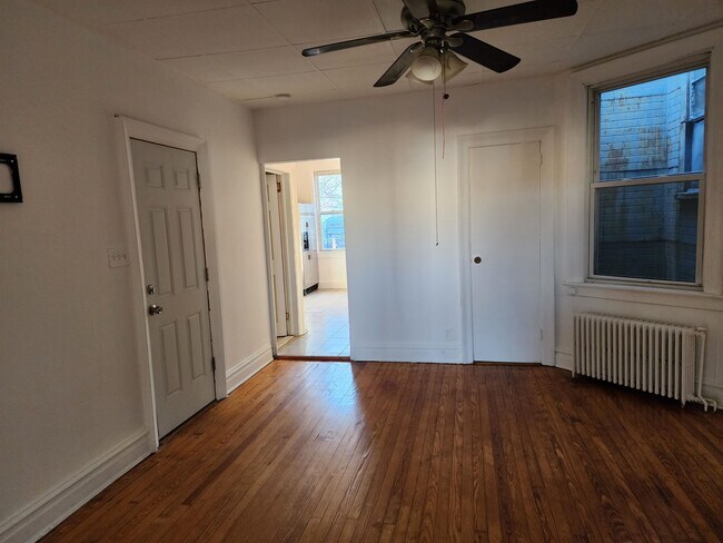 Building Photo - 31 64th St