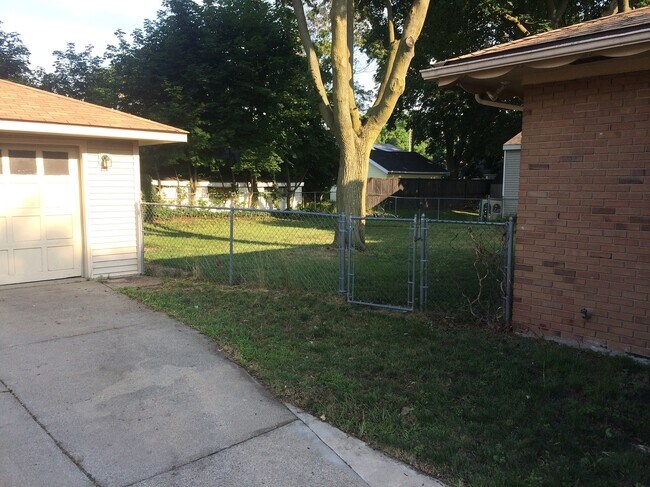 Foto del edificio - 2305 Godwin Ave SE