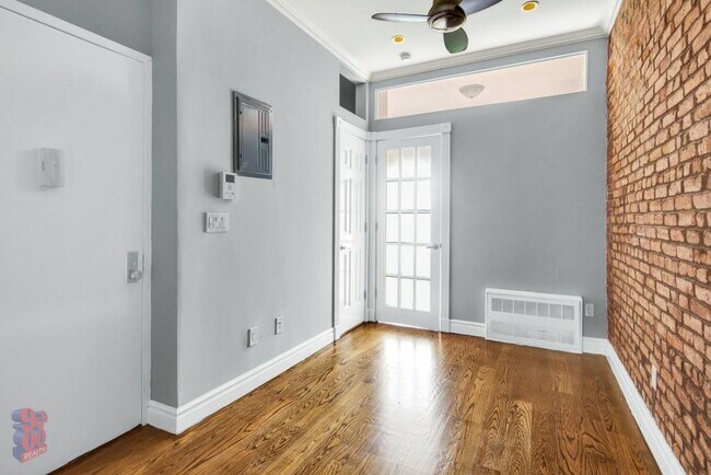 Foto del edificio - 521 E 5th St
