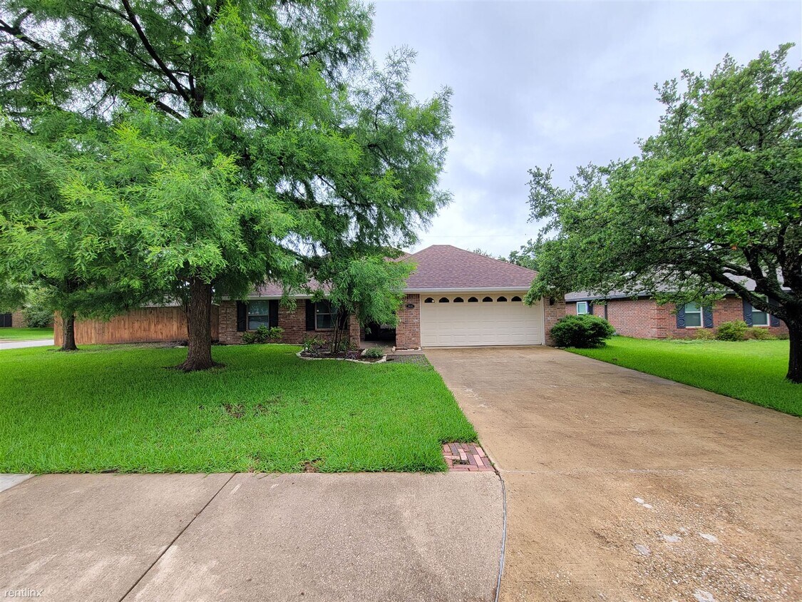 Primary Photo - 3 br, 2 bath House - 3816 Brighton Dr