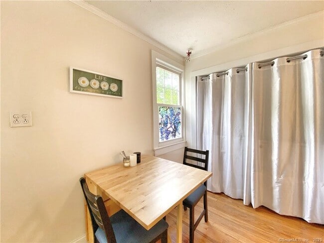 Building Photo - 249 Melville Dr