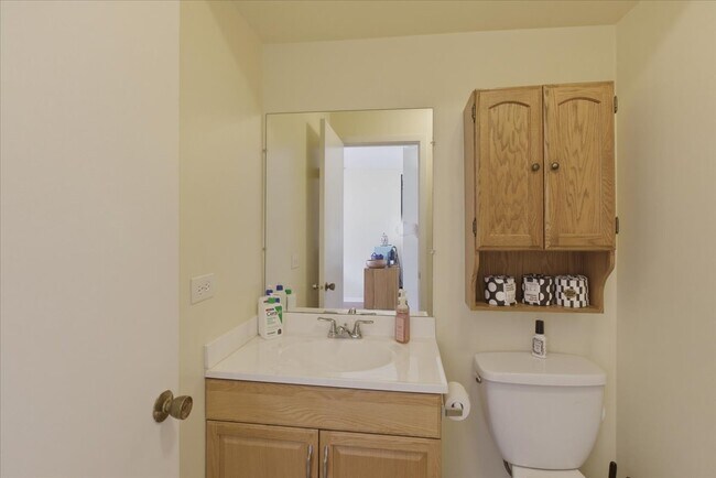 Foto del edificio - 1631 W Belle Plaine Ave